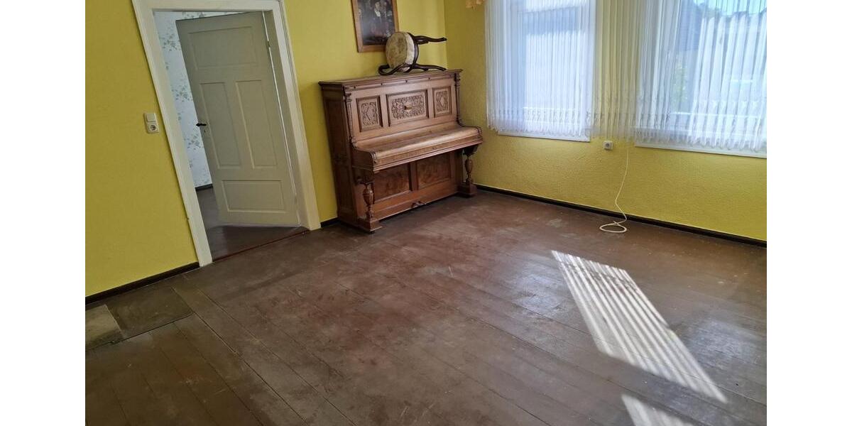 Reihenhaus Bad Langensalza - 14 Zimmer, 180 m&sup2;, 75.000&euro; | Angebot:26998450