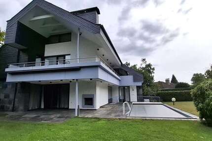 Haus zum Mieten in Wallenhorst 3.000 € 473 m²