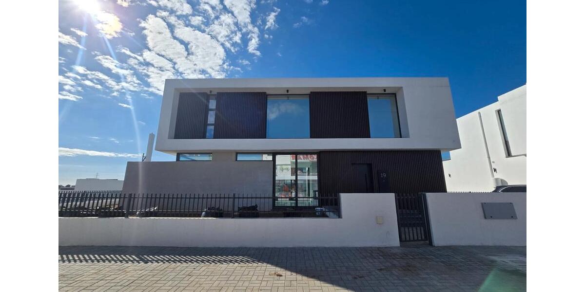 Villa Amberg - 4 Zimmer, 180 m&sup2;, 400.000&euro; | Angebot:26044940