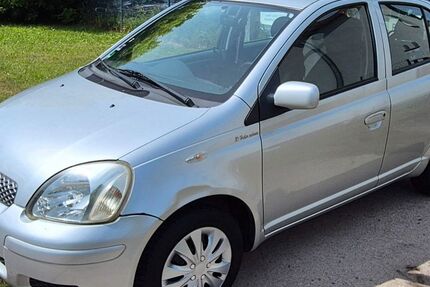 Toyota Yaris 128.500 km 1.599 &euro; Löwenberger Land OT Teschendorf 16775