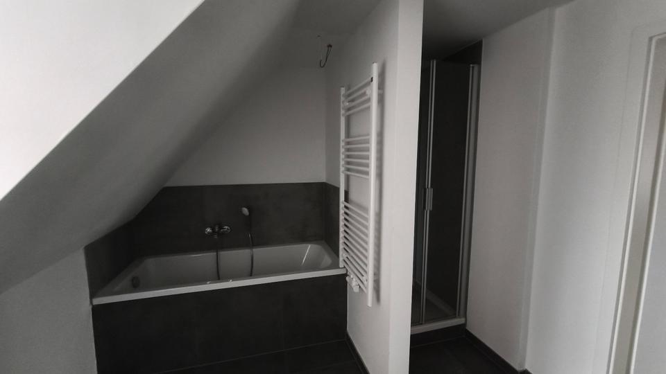 Dachgeschoßwohnung Burg - 3 Zimmer, 89 m&sup2;, 623&euro; | Angebot:26146127