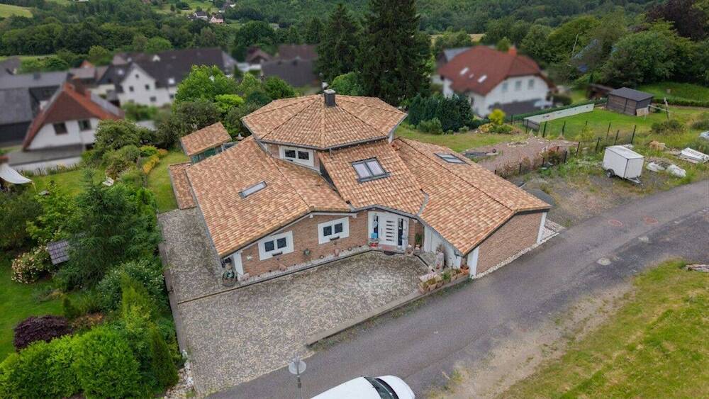 Etagenwohnung Gebhardshain VG - 2 Zimmer, 181 m&sup2;, 449.000&euro; | Angebot:26909633
