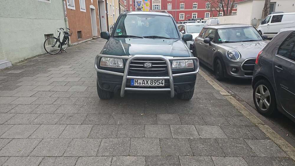 Suzuki Grand Vitara 145.000 km 3.499 &euro; Bogenhausen (München) 81677