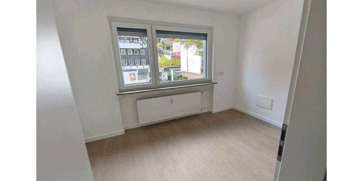 Etagenwohnung Overath - 4 Zimmer, 126 m&sup2;, 1.385&euro; | Angebot:26640744