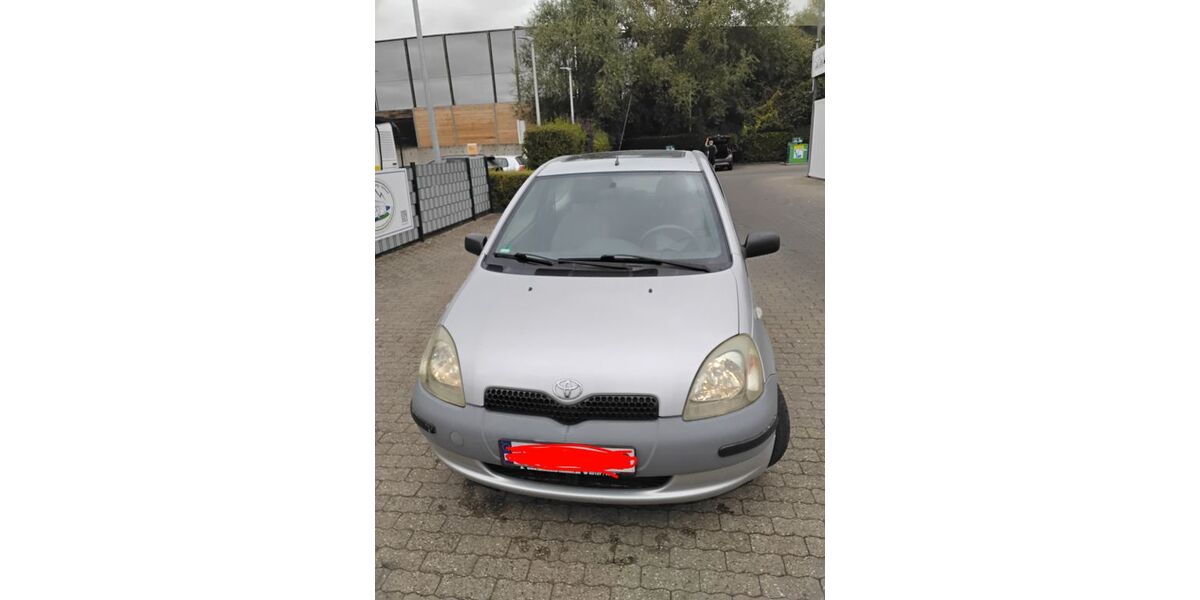 Toyota Yaris 135.300 km 1.350 &euro; Aachen 52074