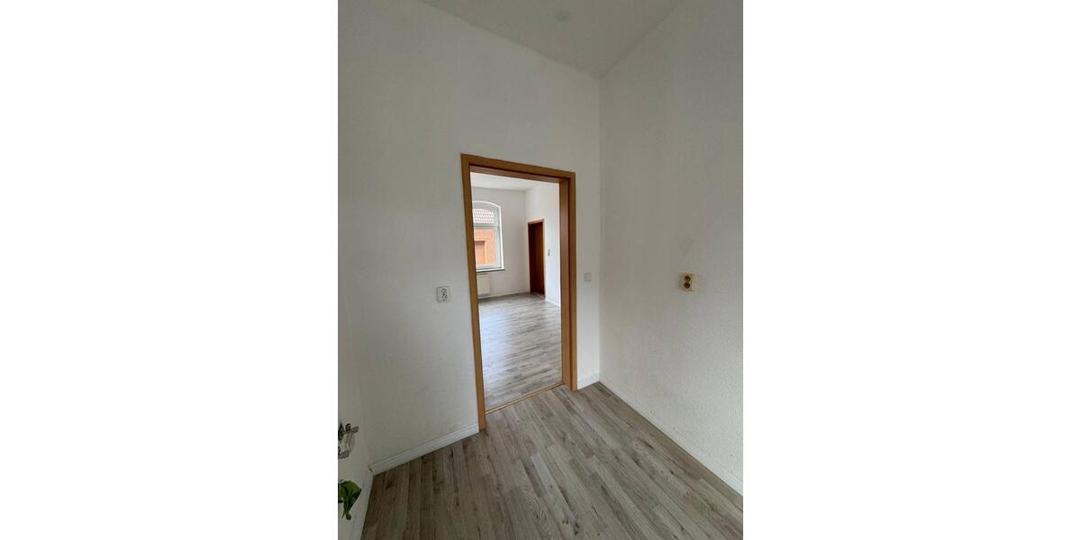 Renovierte, bezugsfertige Wohnung in zentraler Lage von Voigtstedt 2 zimmer