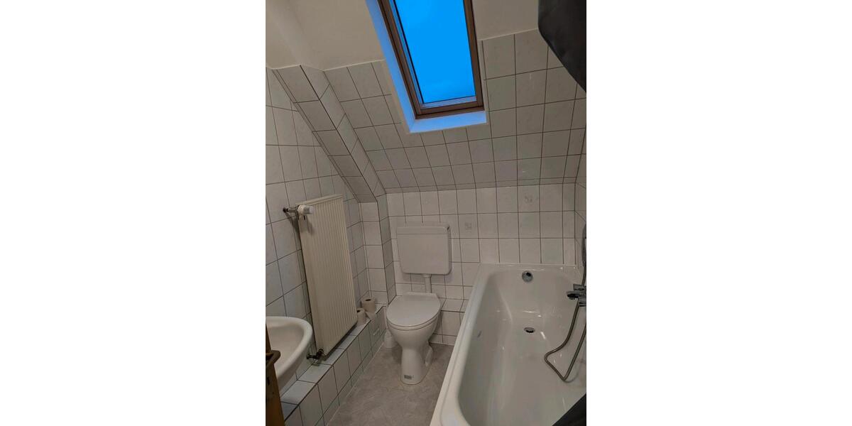 Dachgeschoßwohnung Burbach - 2.5 Zimmer, 47 m&sup2;, 370&euro; | Angebot:23793694