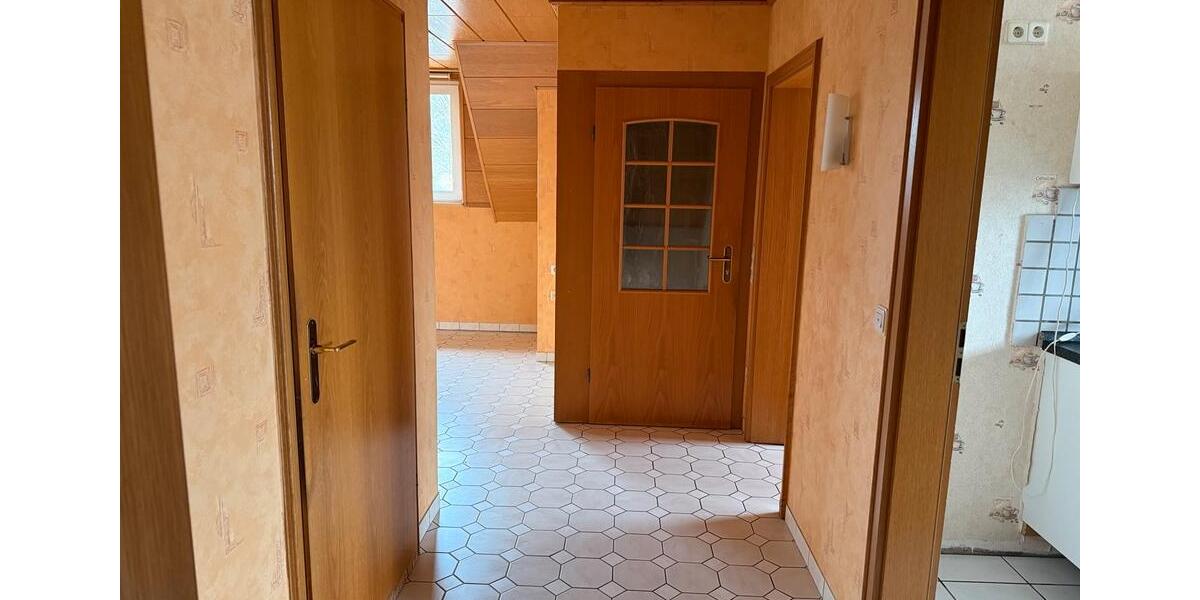 Etagenwohnung Salzkotten - 4 Zimmer, 120 m&sup2;, 1.350&euro; | Angebot:25146702