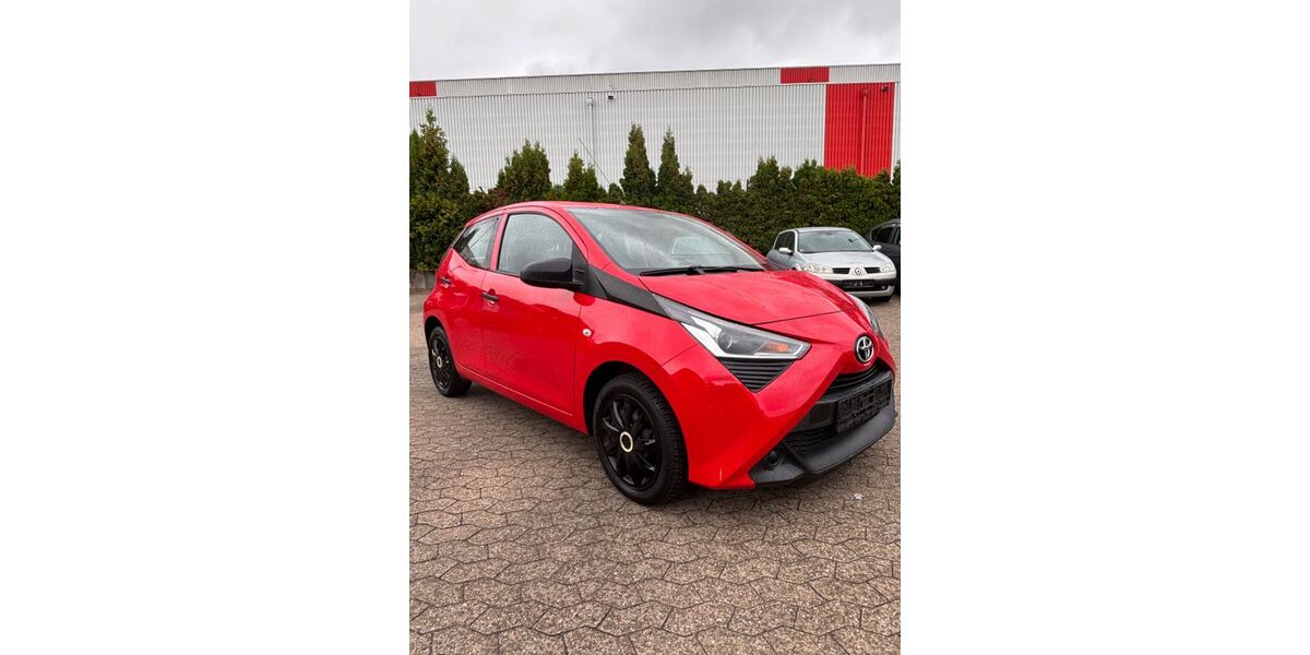 Toyota Aygo (X) 52.305 km 9.850 &euro; Polch 56751