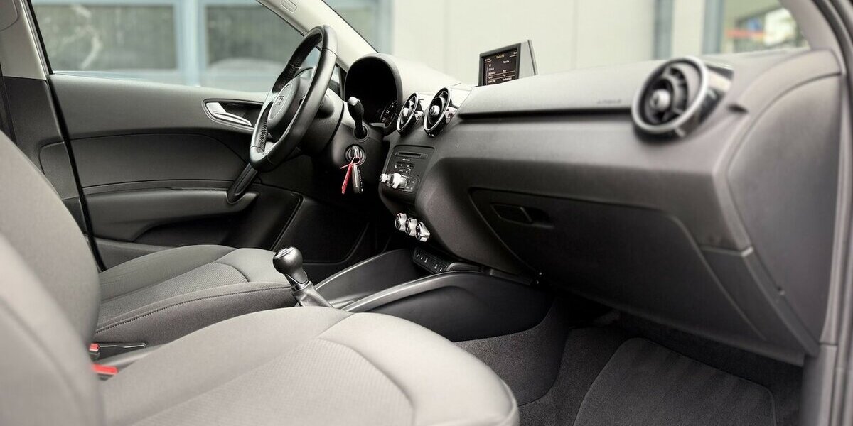 Audi A1 / S-Line / Navi / Xenon / Nur 77 Tkm. 77.000 km 12.900 &euro; Mönchengladbach 41066