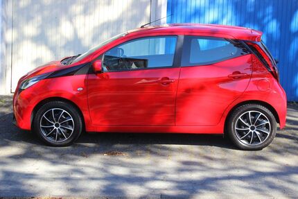 Toyota Aygo (X) 34.181 km 9.990 &euro; Siegen 57074