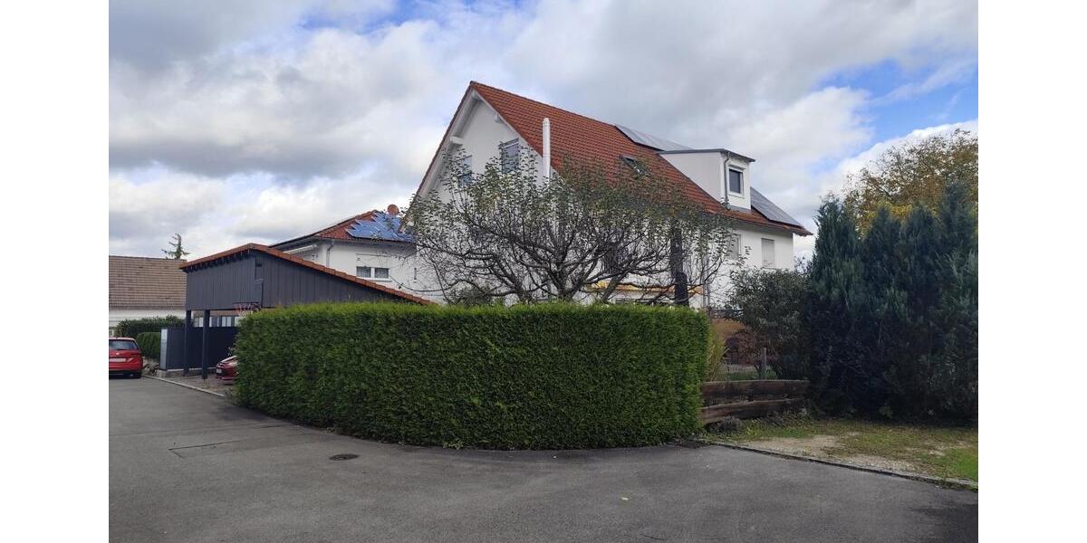 Doppelhaushälfte - frisch saniert und renoviert - super Lage 7.5 zimmer