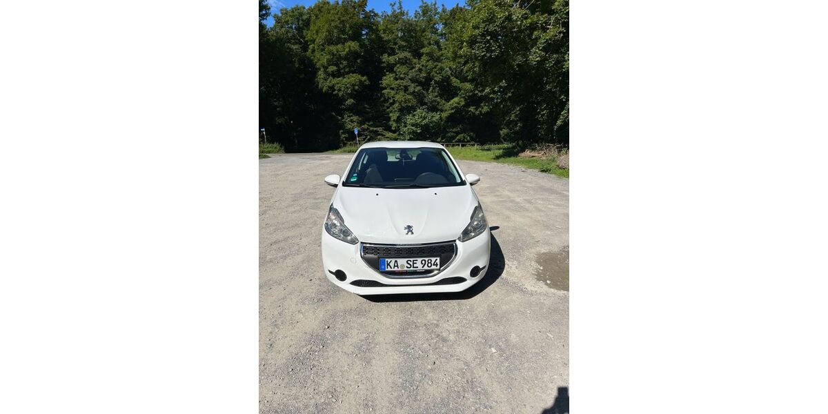 Peugeot 208 180.000 km 2.899 &euro; Östringen 76684