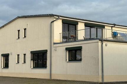 Haus Wettin-Löbejün Löbejün - 9 Zimmer, 290 m&sup2;, 9&euro; | Angebot:26692373