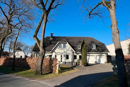 Großes Einfamilienhaus in Gronau-Epe zu vermieten.