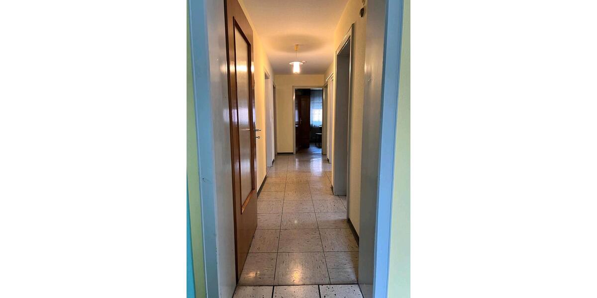 Einfamilienhaus Hagenbüchach - 9 Zimmer, 140 m&sup2;, 950&euro; | Angebot:26048197