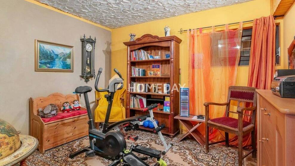 Wohnen auf dem Seltersberg - gepflegtes EFH mit 2 Vollgeschossen, Garage und Garten