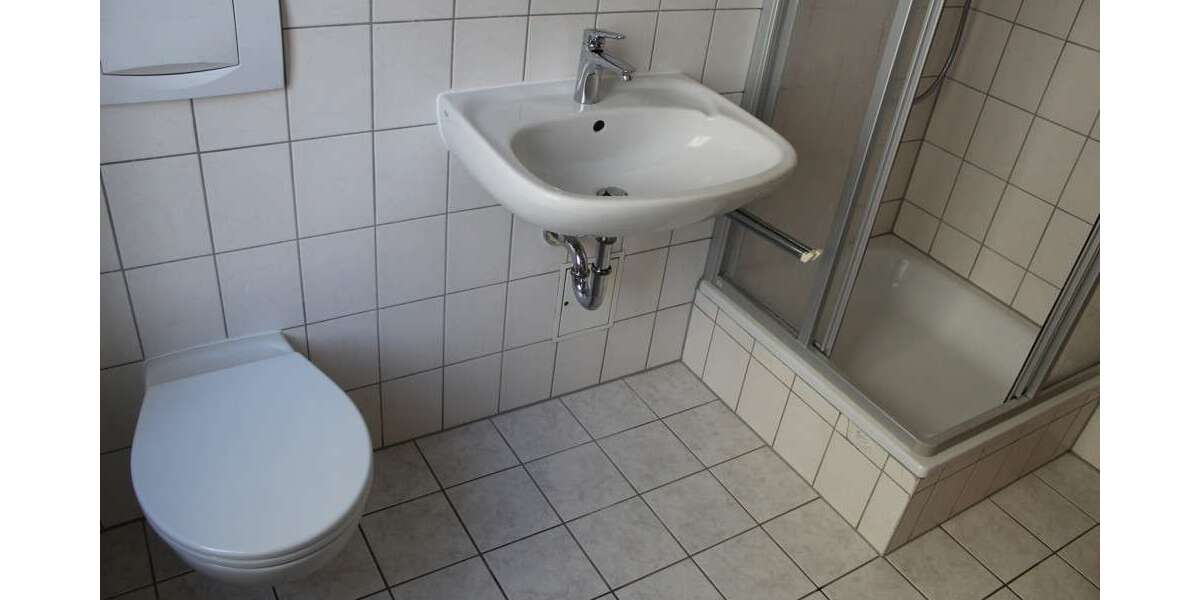 Attraktives Mehrfamilienhaus als Zins- und renditestarke Investition in Zittau West - Mehrfamilienhaus, Wohnhaus Zittau | Angebot:13435870