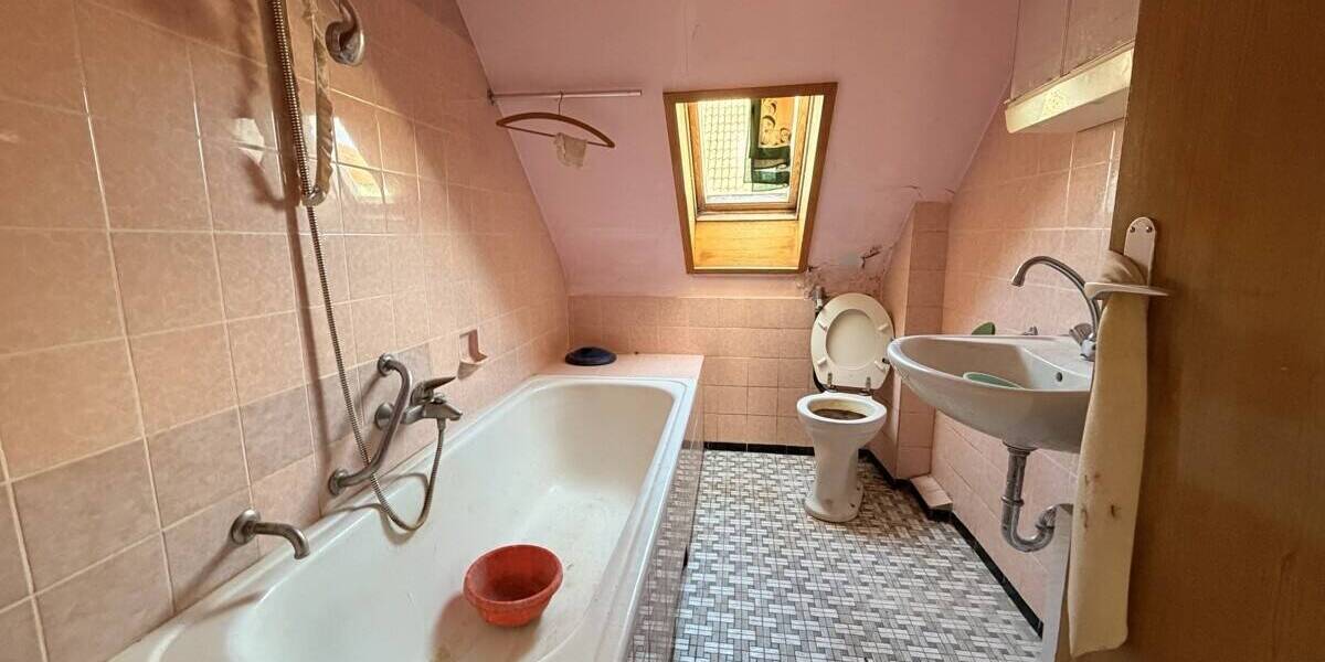 Mehrfamilienhaus, Wohnhaus Ottweiler / Fürth Fürth - 6 Zimmer, 130 m&sup2;, 129.000&euro; | Angebot:26308201