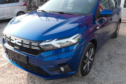 Dacia Sandero 8.000 km 13.600 &euro; Korbach 34497