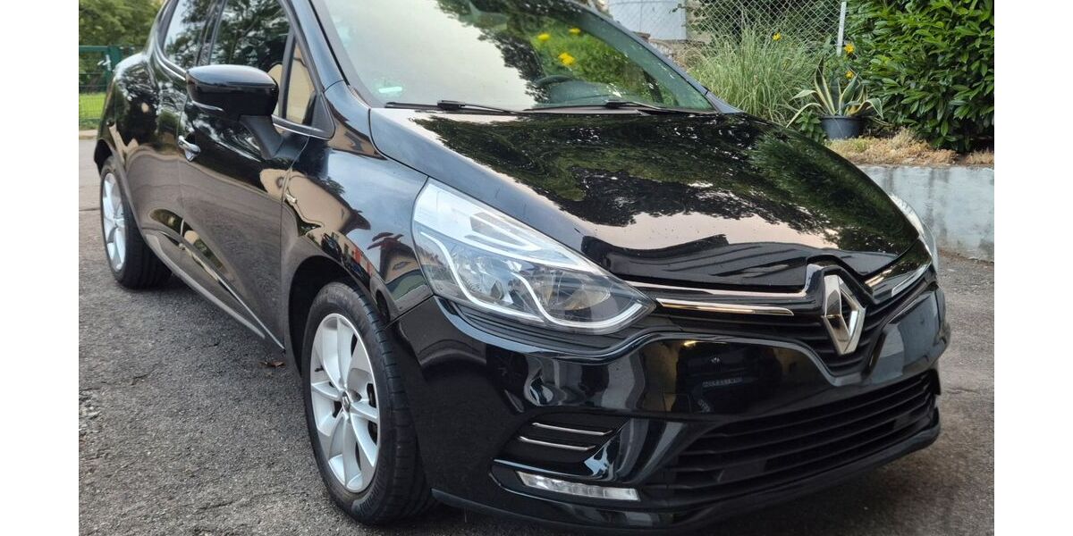 Renault Clio 113.000 km 8.400 &euro; Rottweil 78628