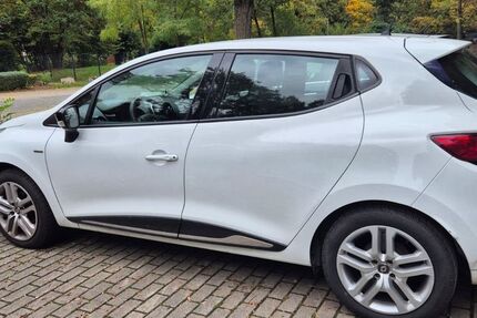 Renault Clio 99.000 km 7.890 € Dortmund 44145
