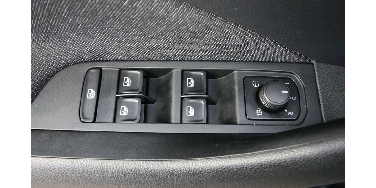 Skoda Scala 1.5 TSI 7-DSG Style Plus LED+KAMERA+AHK 57.189 km 21.900 &euro; Hagenow 19230