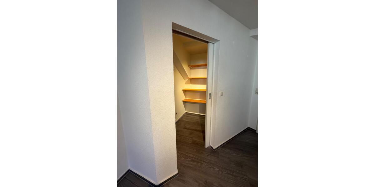 Dachgeschoßwohnung Querfurt - 5 Zimmer, 146 m&sup2;, 990&euro; | Angebot:25390515