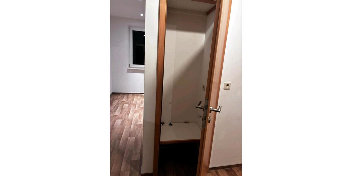 Erdgeschoßwohnung Crimmitschau - 2 Zimmer, 47 m&sup2;, 294&euro; | Angebot:26266998