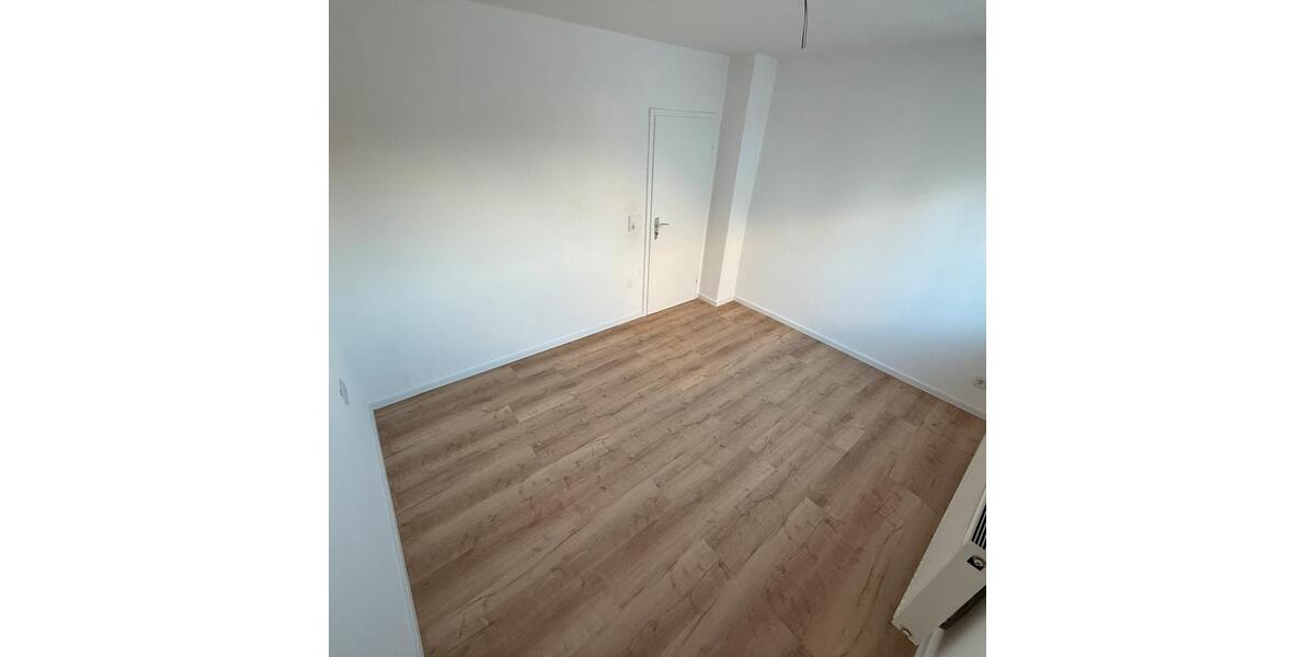 Erstbezug nach Kernsanierung: 4-Zimmer Ergeschosswohnung 4 zimmer