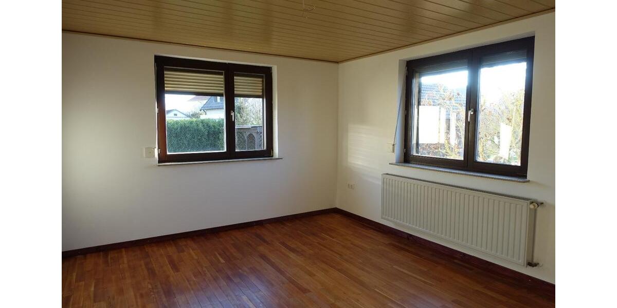 Erdgeschoßwohnung Bad Neustadt an der Saale - 3 Zimmer, 77 m&sup2;, 700&euro; | Angebot:26019944