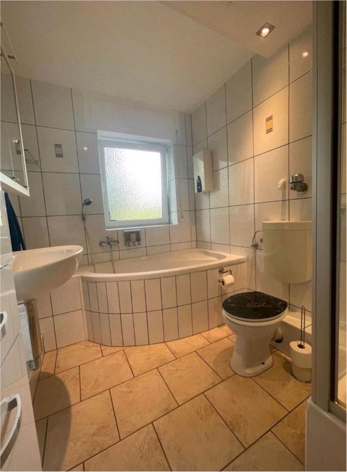 4-Zimmer Wohnung mit zwei Balkonen zu Verkaufen zimmer