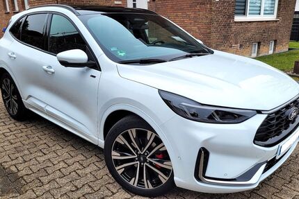 Ford Kuga 5.499 km 37.890 &euro; Selm 59379