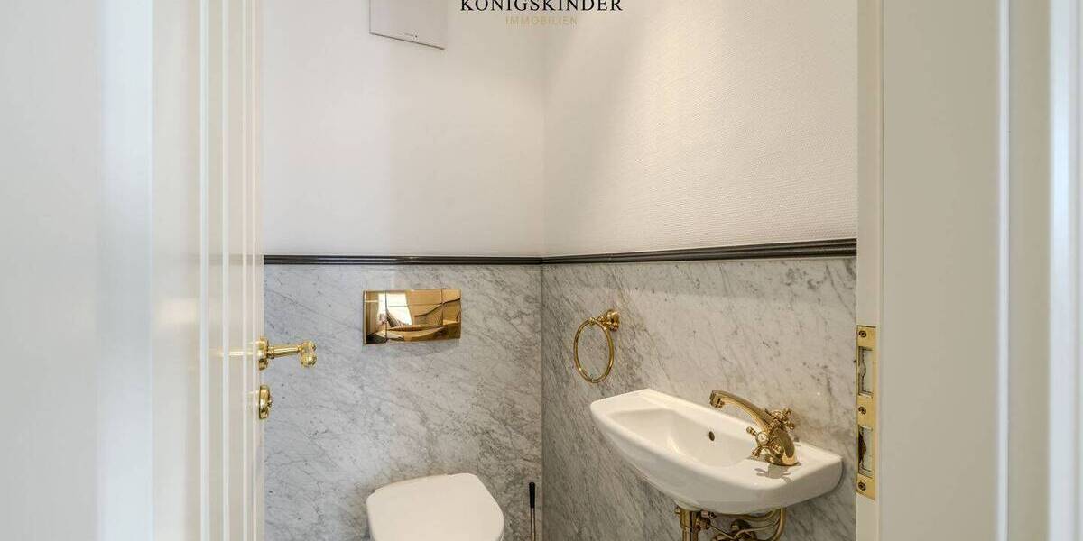 Etagenwohnung Stuttgart Mitte - 5 Zimmer, 130 m&sup2;, 2.700&euro; | Angebot:26859009