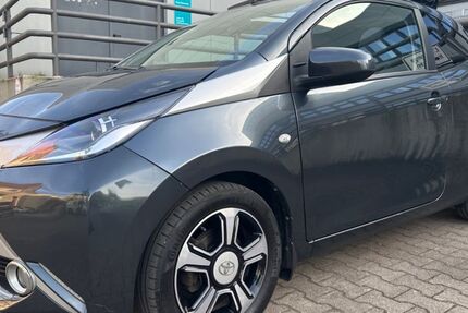 Toyota Aygo (X) 99.850 km 8.980 &euro; Berlin 13353