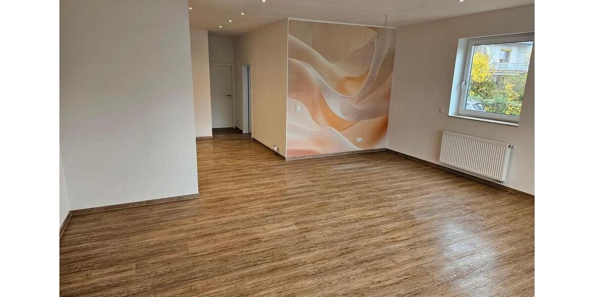 Schöne große 3 Zimmer-Wohnung mit Terrasse und Garten 3 zimmer