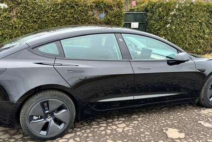 Tesla Model 3 38.177 km 25.990 &euro; Darmstadt 64283
