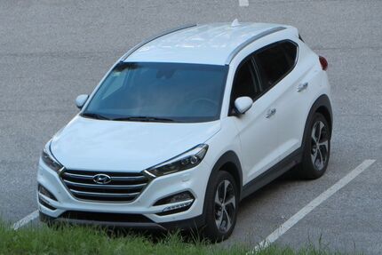 Hyundai TUCSON 133.000 km 10.900 &euro; Baunatal 34225