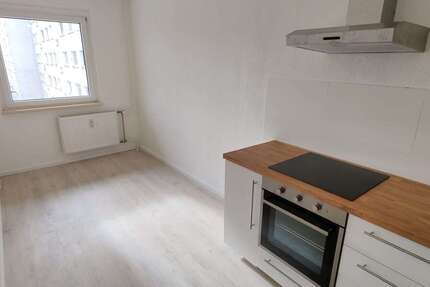 Wohnung zum Kaufen in Magdeburg 75.000 € 58.8 m² 2 zimmer