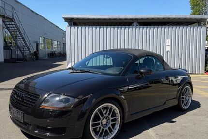 Audi TT 195.000 km 4.850 &euro; Rielasingen 78239