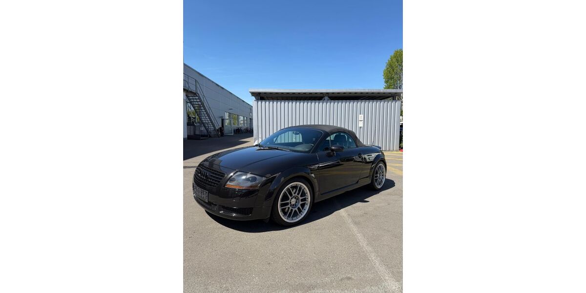 Audi TT 195.000 km 4.850 &euro; Rielasingen 78239