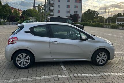 Peugeot 208 178.100 km 4.500 &euro; Halberstadt 38820