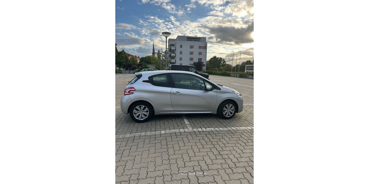 Peugeot 208 178.100 km 4.500 &euro; Halberstadt 38820