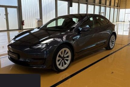 Tesla Model 3 26.669 km 29.500 &euro; Hanau 63457