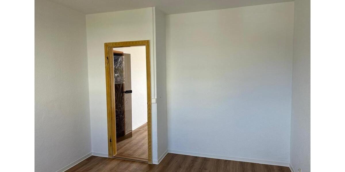 Etagenwohnung Teutschenthal - 3 Zimmer, 60 m&sup2;, 300&euro; | Angebot:24525445