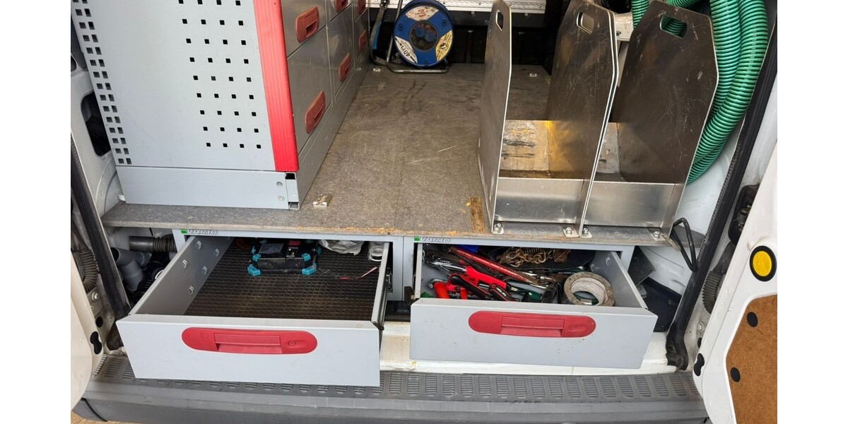 Ford Transit Tourneo Connect 143.000 km 4.900 € Oberhausen 46045