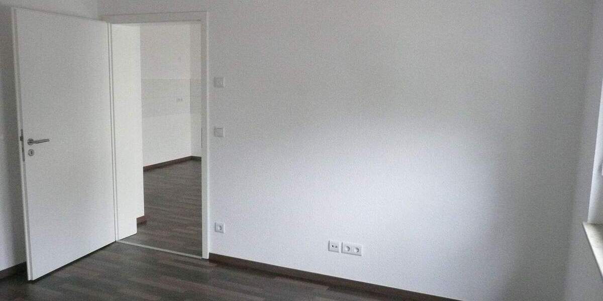 Etagenwohnung Zwickau Niederplanitz - 2 Zimmer, 47 m&sup2;, 399&euro; | Angebot:25897654