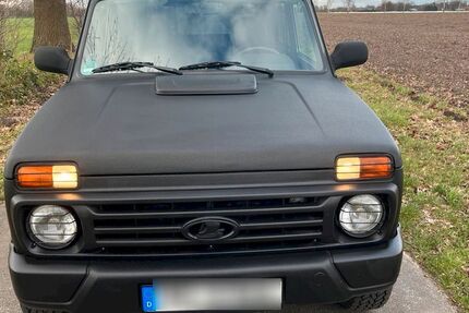 Lada Niva 35.900 km 6.710 &euro; Espelkamp 32339