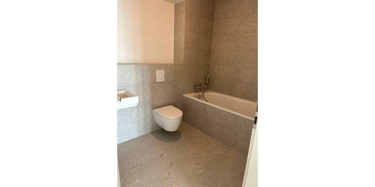 Etagenwohnung Mainz Neustadt - 3 Zimmer, 90 m&sup2;, 2.200&euro; | Angebot:25928936