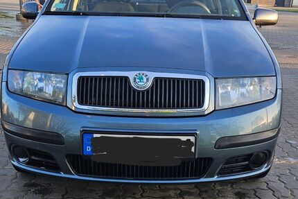 Skoda Fabia 202.400 km 2.200 &euro; Dassel 37586